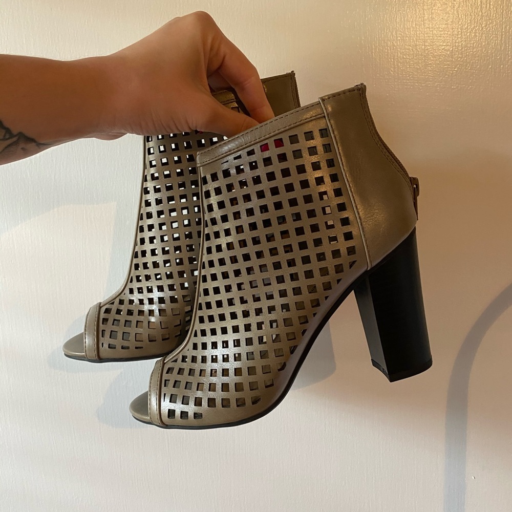 Olive Heels